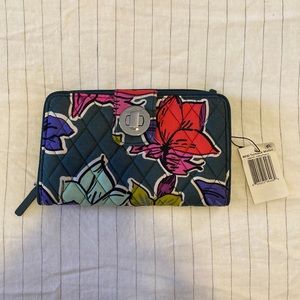 Vera Bradley RFID Turnlock Wallet